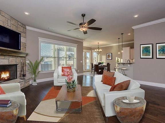 2nd image of 21 NE Dawn Hills Dr