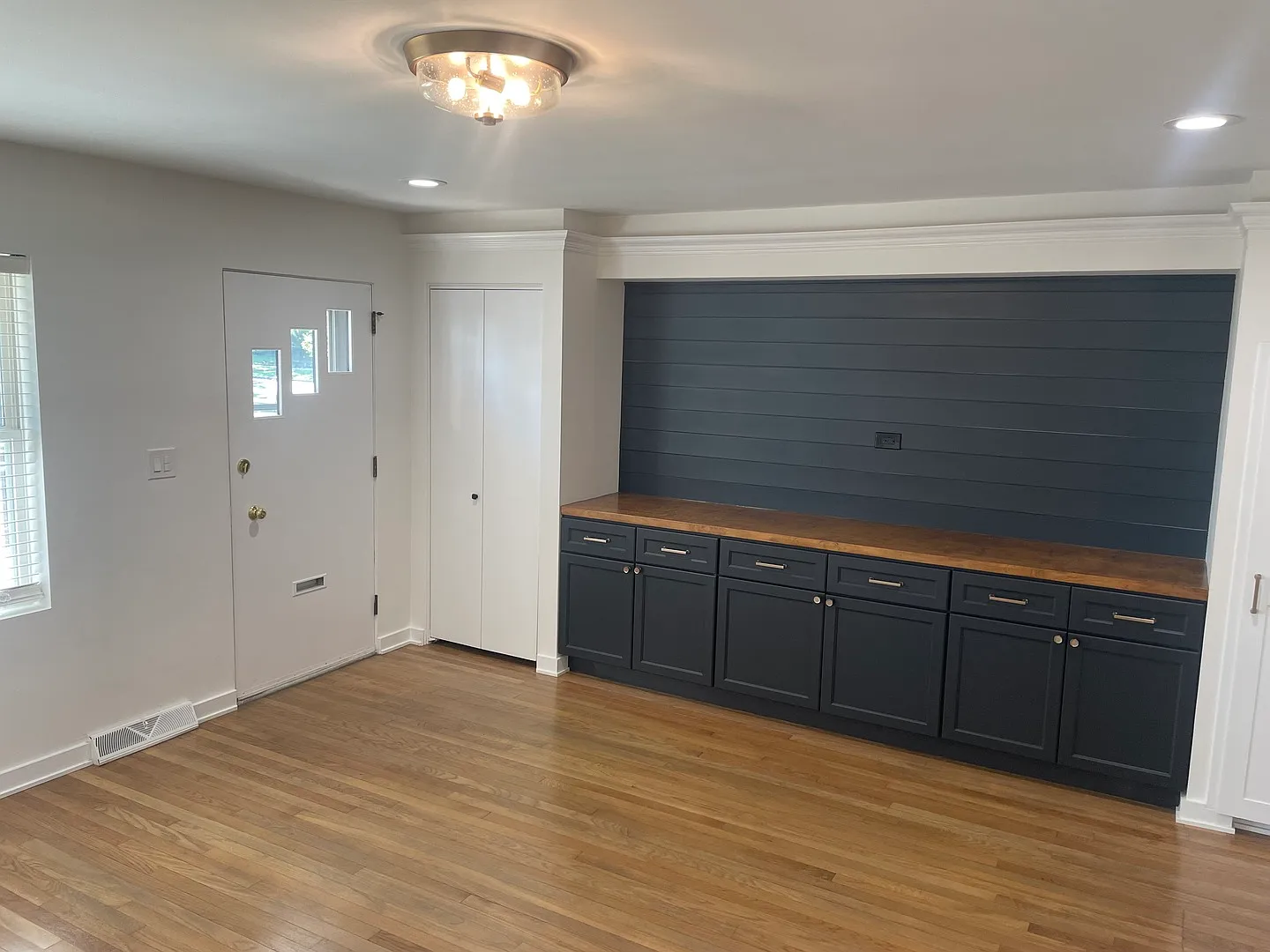 3 bed, 1.5 bath, 1200 sqft, $3,100 — Photo 3