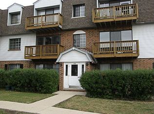 4208 Central Rd APT 4C, Glenview, IL 60025