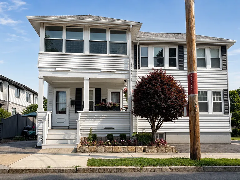 19 Auburndale Ave — Photo 1