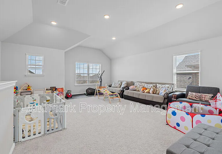 1206 Fox Chase Dr — Photo 25