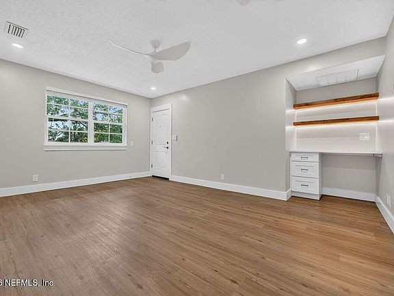 4th image of 2247 Riverside Ave APT 6