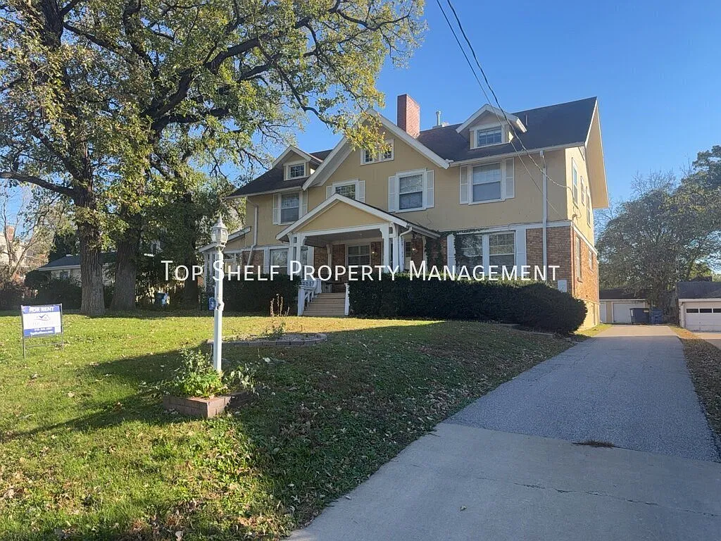 3 bed, 1200 sqft, $1,075 — Photo 1