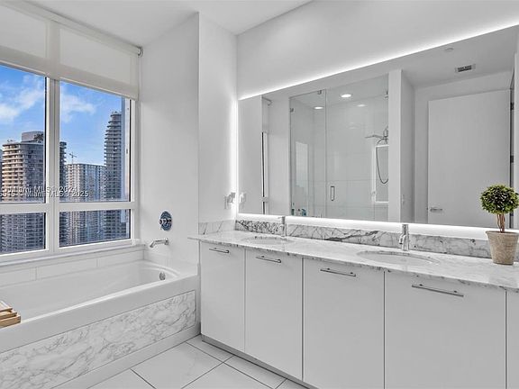 2nd image of 951 Brickell Ave #4111-B