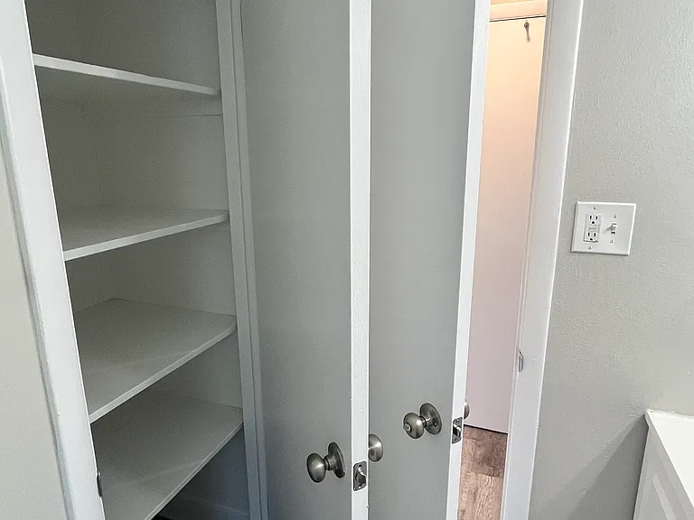 Oak North Apartments — Photo 17