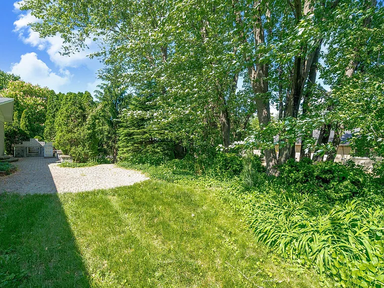 2611 Colby Dr — Photo 8