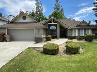 2604 Mountain Oak Rd, Bakersfield, CA 93311