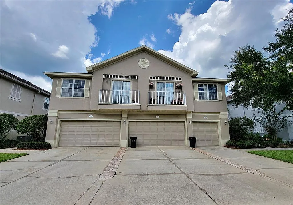 3 bed, 2.5 bath, 1686 sqft, $2,200 — Photo 2