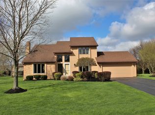 11 Windsor Way, Fairport, NY 14450