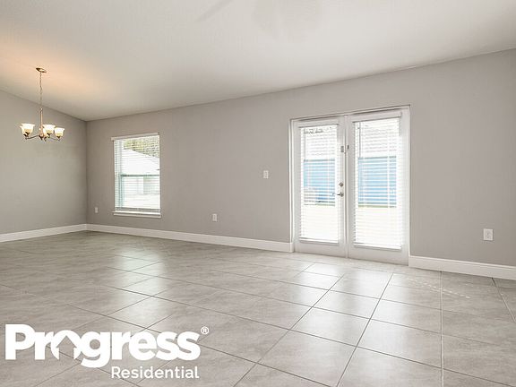 4th image of 526 Bristol Cir