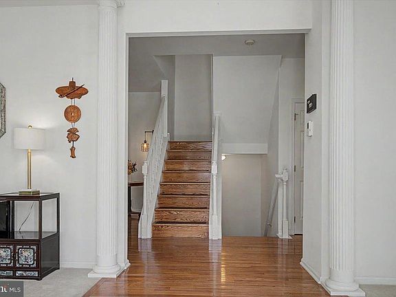 3rd image of 517 Southhampton Ln