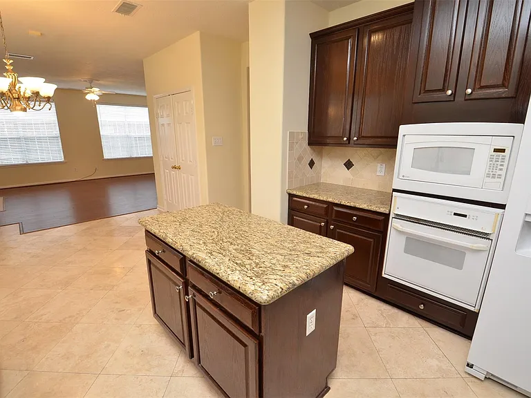 1218 Irish Mist Ct — Photo 23