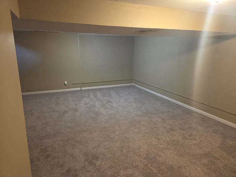 1718 N Woodlawn Blvd — Photo 13