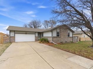 8928 E Dos Rios St, Wichita, KS 67207