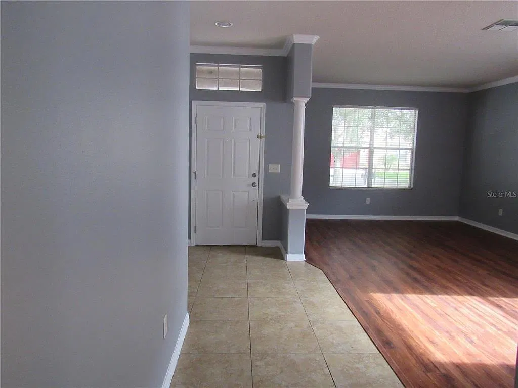 4 bed, 3.0 bath, 2650 sqft, $2,350 — Photo 2
