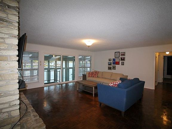 3rd image of 1407 Highland Dr