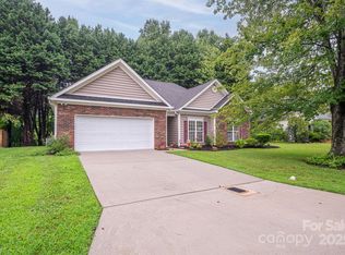 1638 Iverness Ct, Gastonia, NC 28056