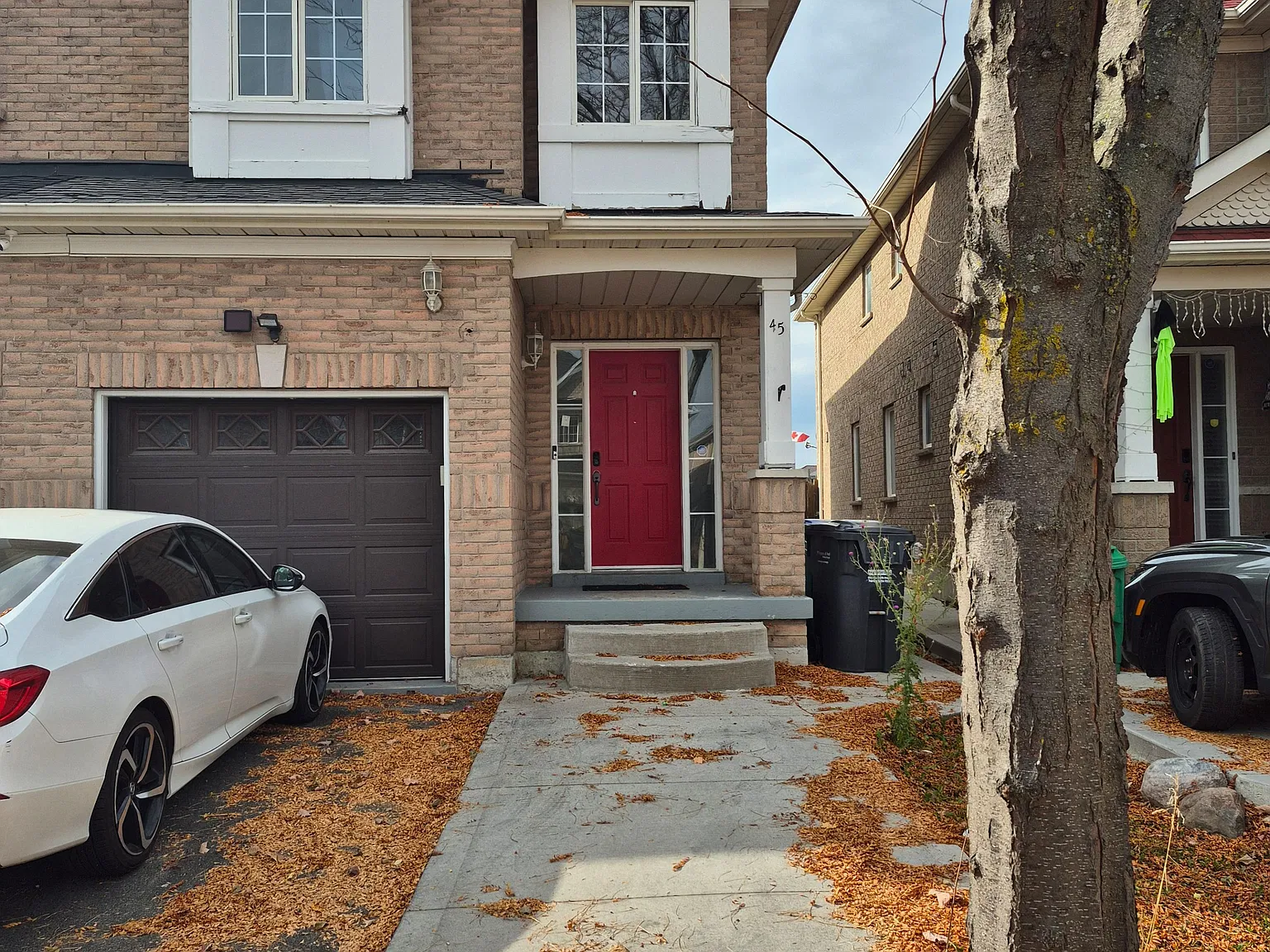 4 bed, $2,900 — Photo 1