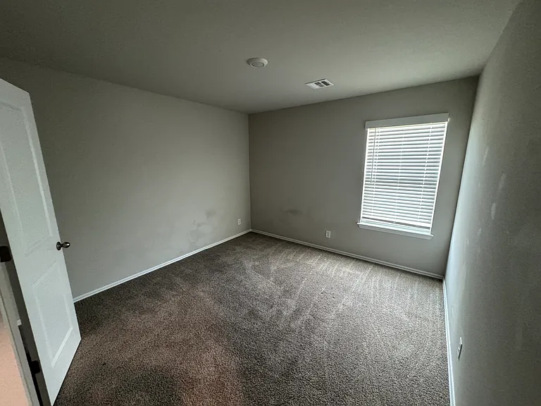 2705 Spring Creek St — Photo 15
