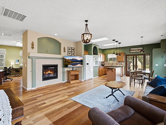 5th image of 840 Cottonwood Cir
