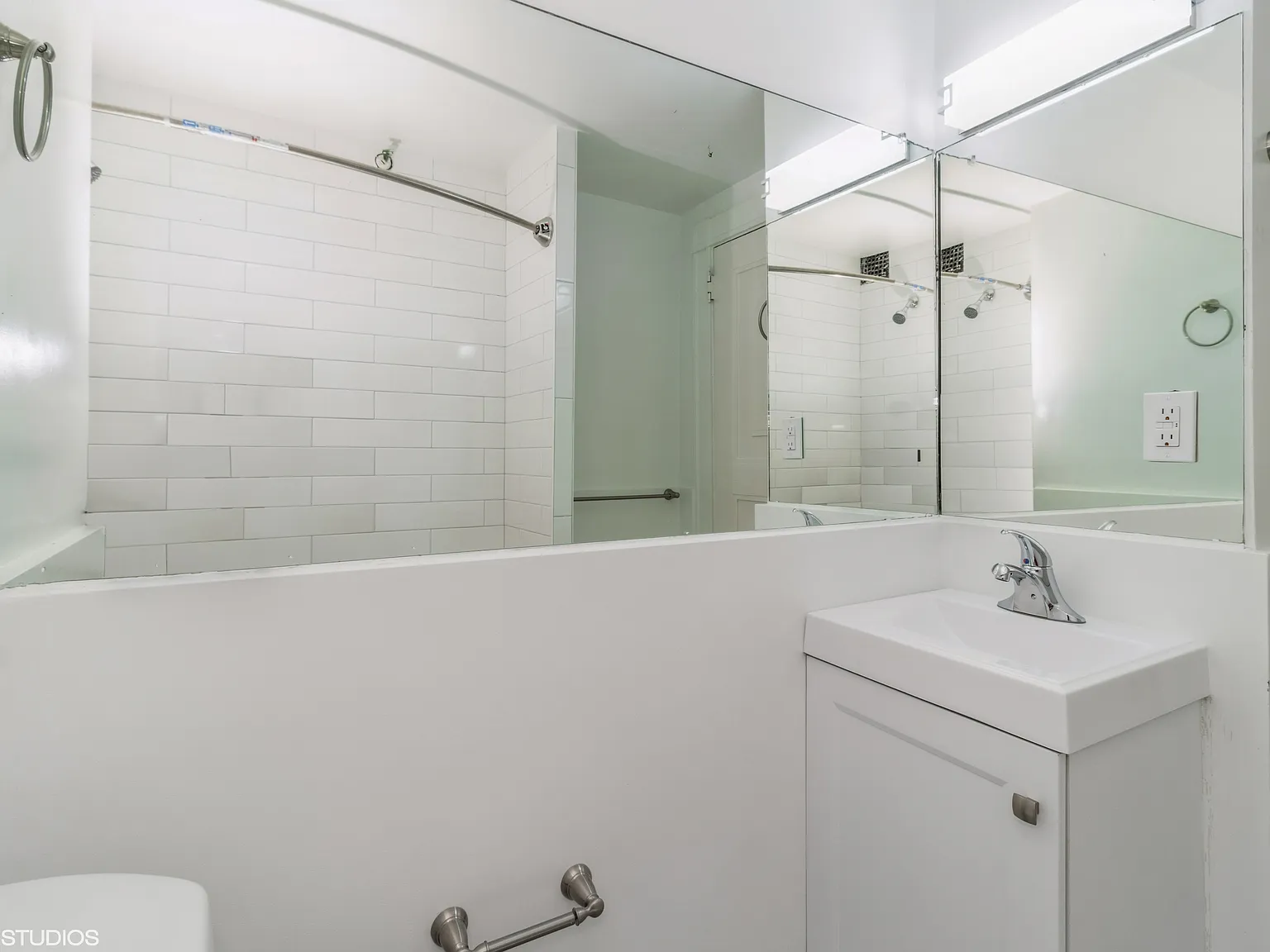 Studio, 200 sqft, $2,500 — Photo 2