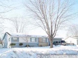 318 Belle Aire Dr, Champlin, MN 55316