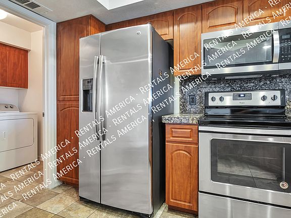 3rd image of 5104 N 32nd St Unit 416