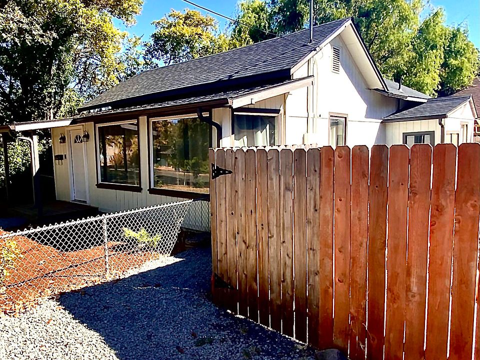 1st image of 705 SE Riverside Ave