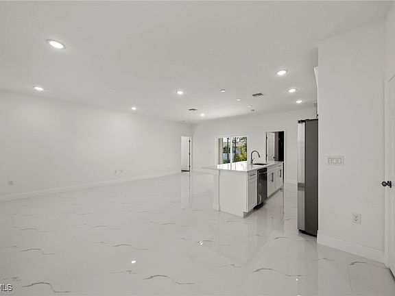 5th image of 4309 8th St SW