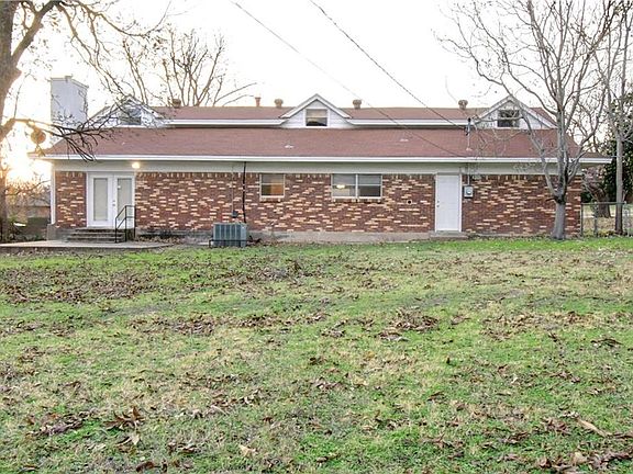 4th image of 4220 Woodlake Dr