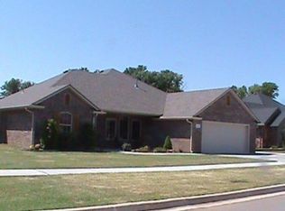 2100 Ez Go Dr, Weatherford, OK 73096