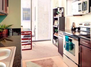 304 S Halsted St, Chicago, IL 60661