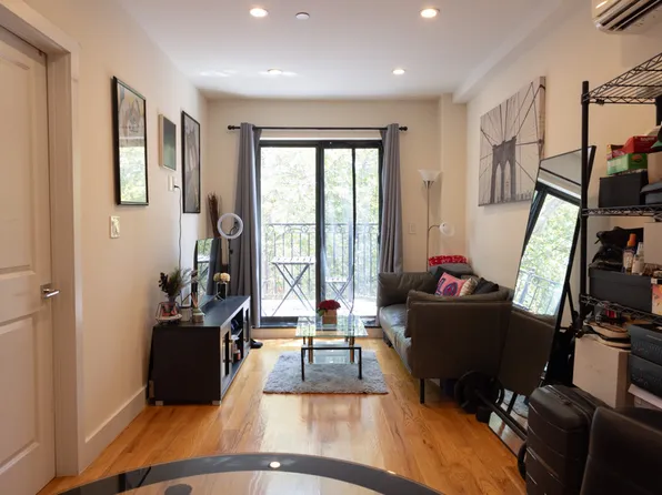 1405 Hancock Street image 1 of 17