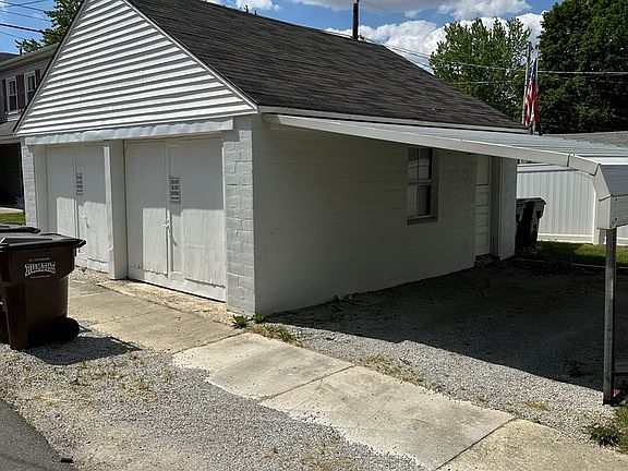 3rd image of 194 Circular St #2