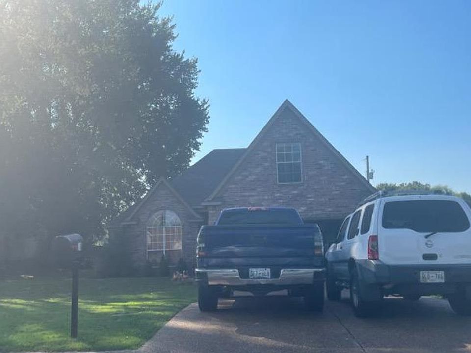 1st image of 88 Clear Springs Dr