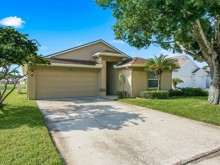 349 Fountainview Cir — Photo 1