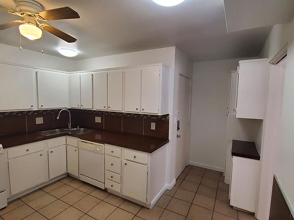 3rd image of 1821 Cromwell Dr #C