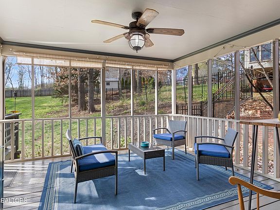 5th image of 724 Summit Lake Ct