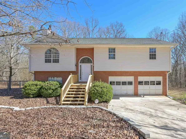 395 Laurel Ln, Carrollton, GA 30116