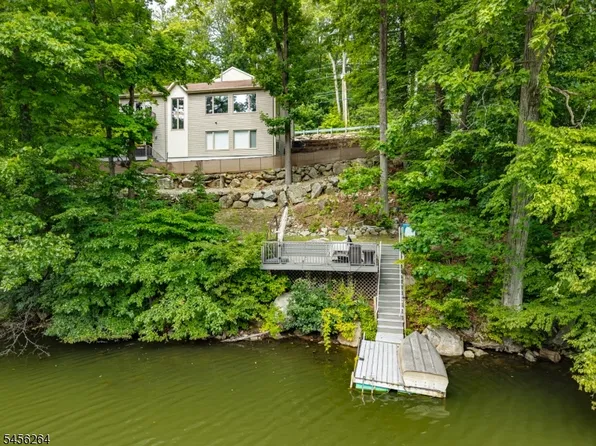 42 W Shore Dr, Vernon Twp., NJ 07462