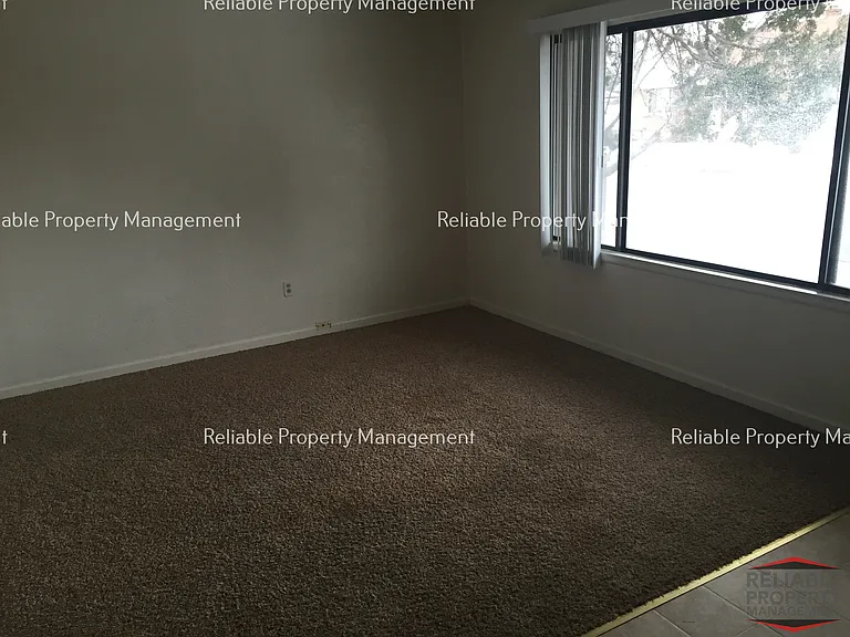 657 Tendoy Dr — Photo 2