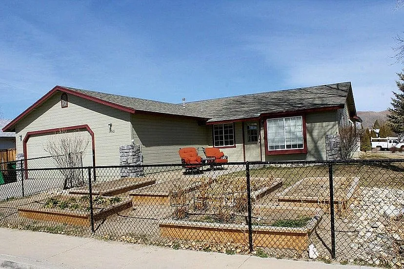 1192 Slide Mountain Dr photo 1