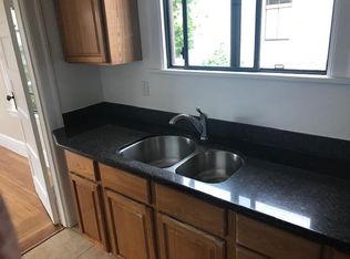 2121 Santa Clara Ave #4, Alameda, CA 94501