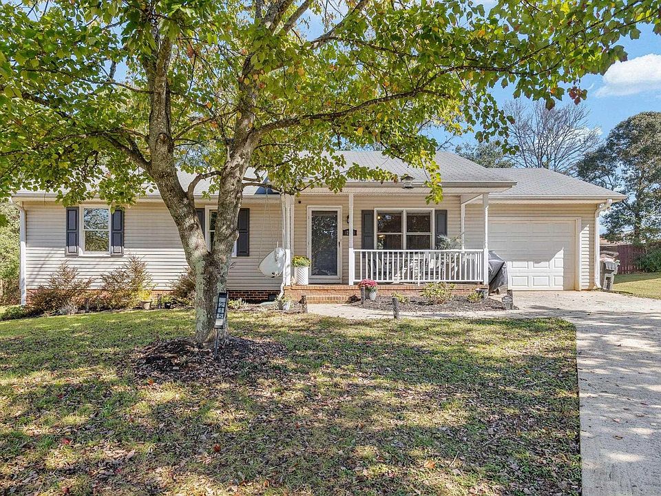 1st image of 215 Yamasee Ct