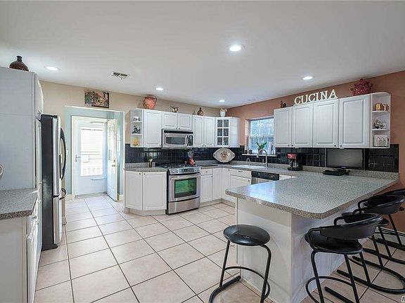 4th image of 355 Johnson Ave