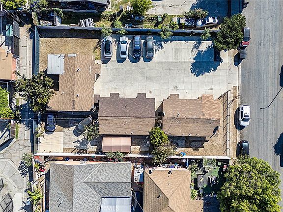 3rd image of 239 W 113th St