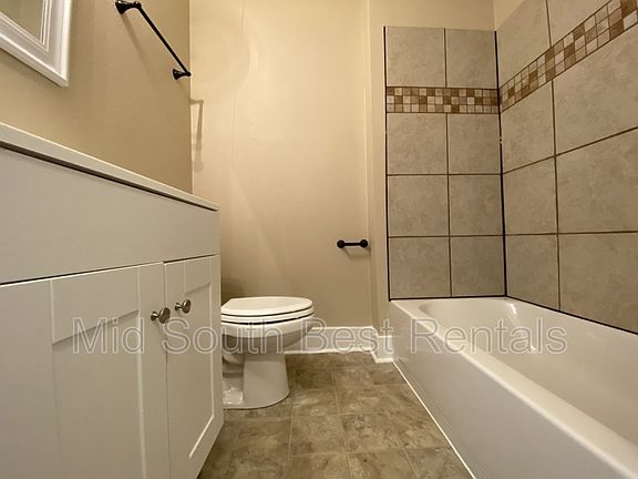 5th image of 517 W 31st St #A