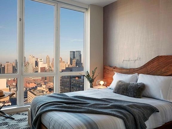 4th image of 700 W 42nd St #45G