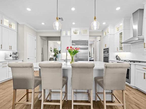 5th image of 2214 5th St E