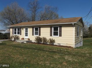 24 S Greenway Ave, Boyce, VA 22620